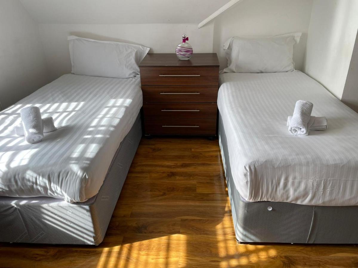 Sw16 Norbury Guesthouse Londra Esterno foto