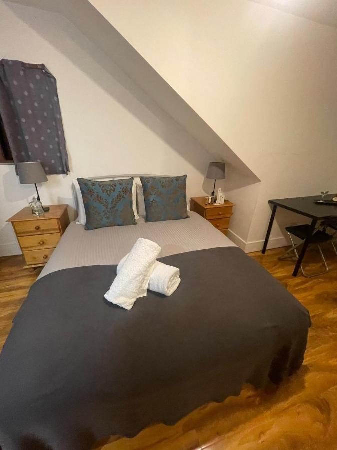 Sw16 Norbury Guesthouse Londra Esterno foto