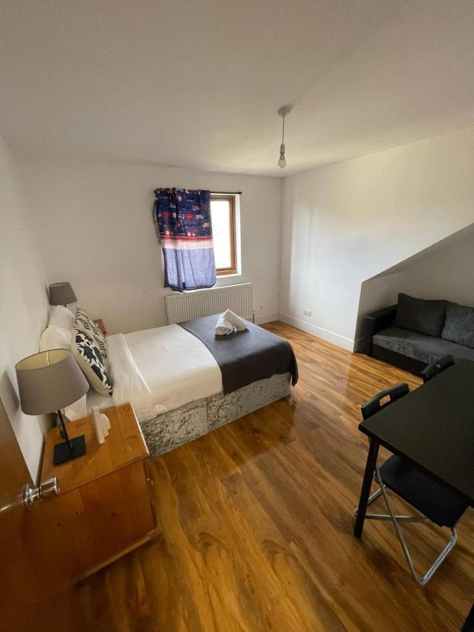 Sw16 Norbury Guesthouse Londra Esterno foto