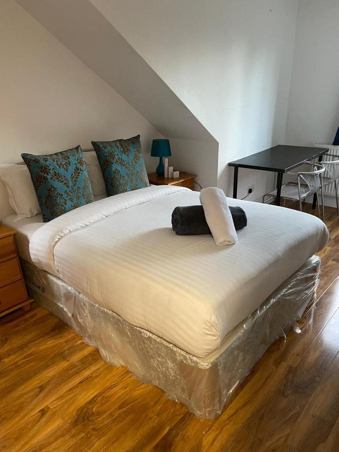 Sw16 Norbury Guesthouse Londra Esterno foto