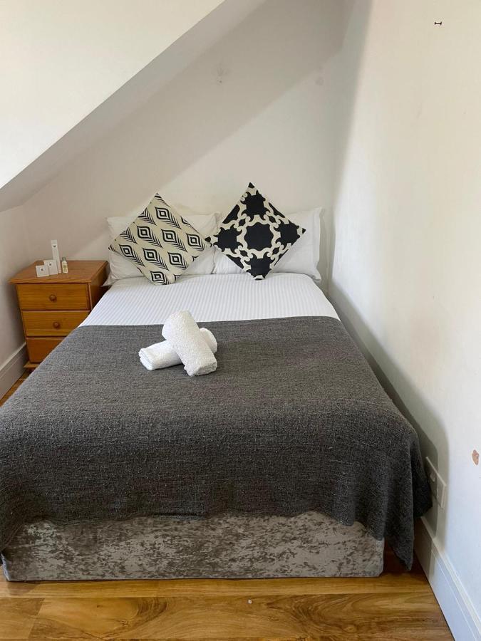 Sw16 Norbury Guesthouse Londra Esterno foto