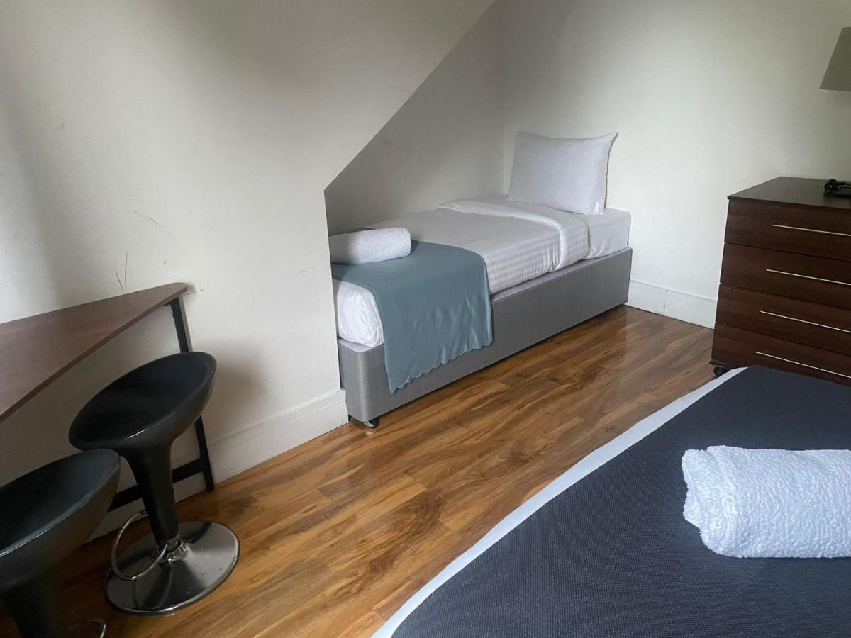 Sw16 Norbury Guesthouse Londra Esterno foto