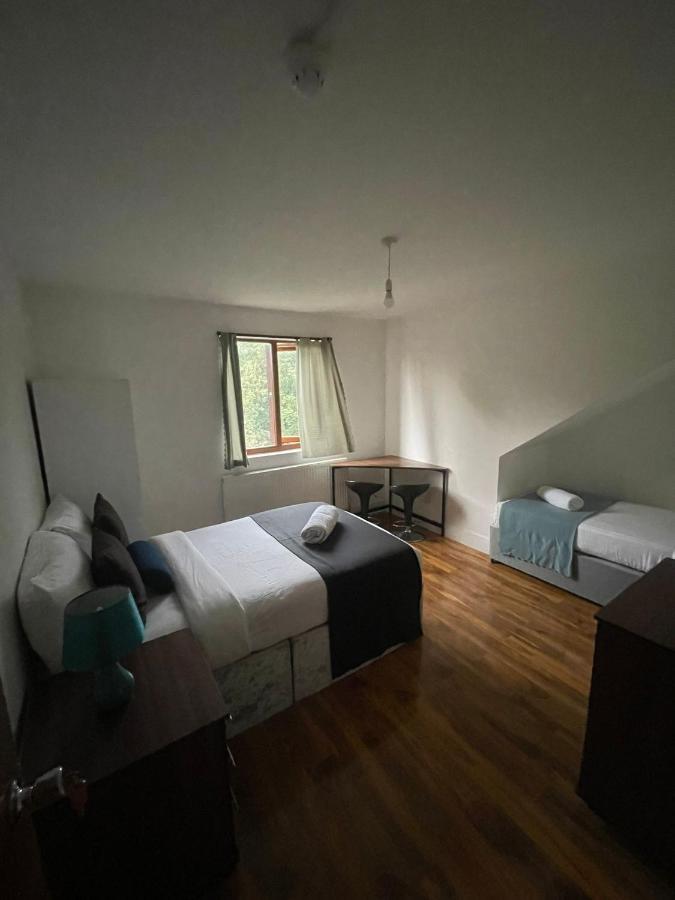 Sw16 Norbury Guesthouse Londra Esterno foto